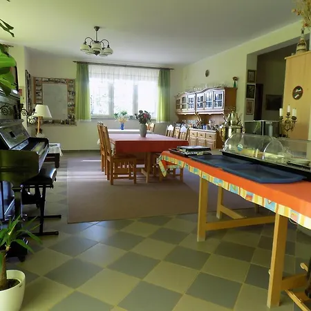 Akacjowa Bed & Breakfast